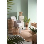 Fotelj ERNESTINE - svetlo siva . Fotelj ERNESTINE - svetlo siva, je eleganten kos pohištva, ki je primeren za vsak prostor. Okvir je narejen iz borovega lesa