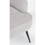 Fotelj ERNESTINE - svetlo siva . Fotelj ERNESTINE - svetlo siva, je eleganten kos pohištva, ki je primeren za vsak prostor. Okvir je narejen iz borovega lesa