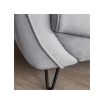 Fotelj IVO . Fotelj IVO da vašemu domu eleganco in edinstvenost. Udobno naslonjalo in kovinske, črne, visoke noge zagotavljajo odlično udobje. Dobavljiv je