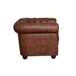 Fotelj LORENA . Osvežite svojo dnevno sobo z vzmetenim trosedom LORENA, ki je udoben in kvaliteten. Oblazinjen je v umetnem usnju. Lesene nogice pa mu dodajo