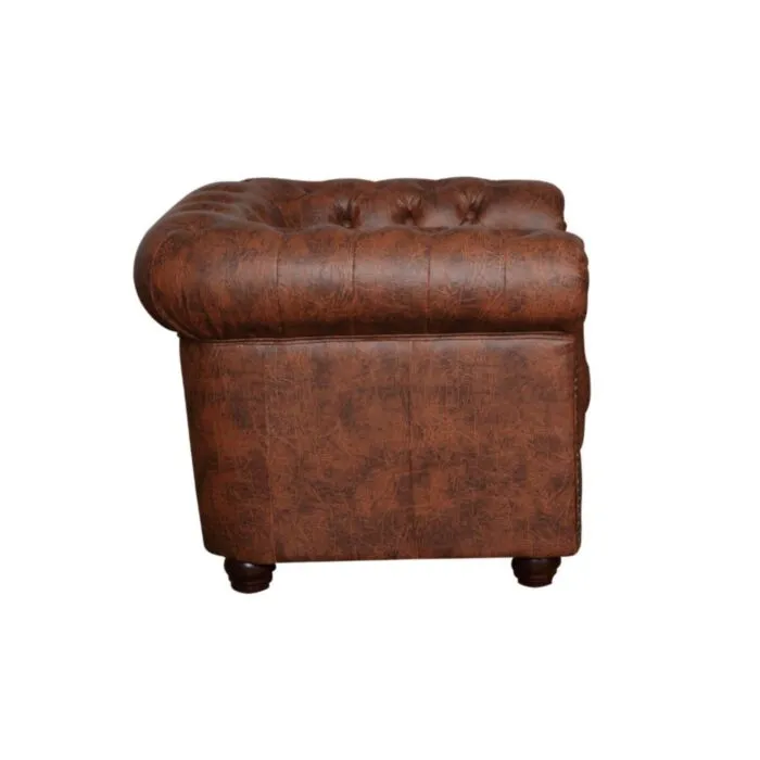 Fotelj LORENA Fotelj LORENA . Osvežite svojo dnevno sobo z vzmetenim trosedom LORENA, ki je udoben in kvaliteten. Oblazinjen je v umetnem usnju. Lesene nogice pa mu dodajo