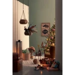 Fotelj MORITZ . Fotelj MORITZ je narejen iz lesa ter prevleko iz poliestra ki daja učinek volne. Na dotik je prijeten in mehek. Poda se v vsak prostor neglede