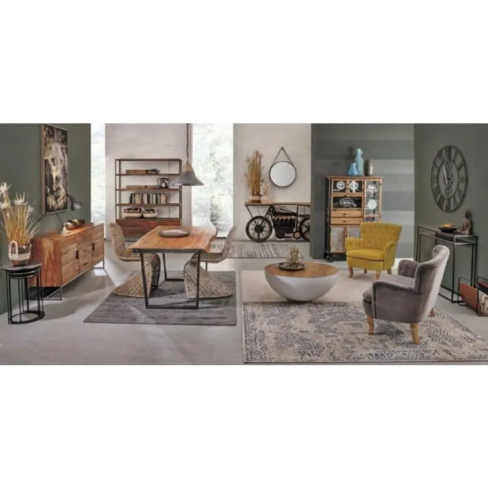 Fotelj ORLINS gorčična barva Fotelj ORLINS gorčična barva . Fotelj ORLINS je narejen iz borovega lesa, prevleka je iz prešitega bombaža z žametnim učinkom. Obloga je iz poliuretanske