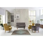 Fotelj ORLINS gorčična barva . Fotelj ORLINS je narejen iz borovega lesa, prevleka je iz prešitega bombaža z žametnim učinkom. Obloga je iz poliuretanske