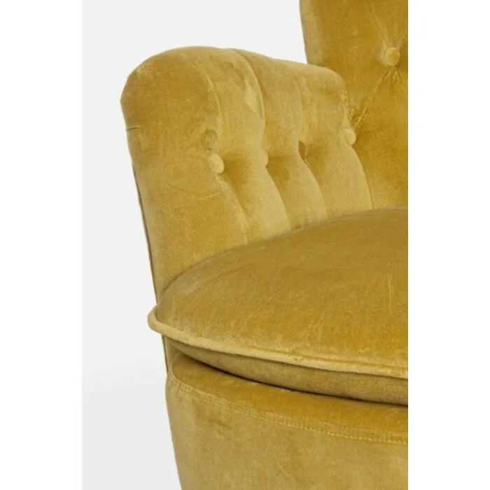 Fotelj ORLINS gorčična barva Fotelj ORLINS gorčična barva . Fotelj ORLINS je narejen iz borovega lesa, prevleka je iz prešitega bombaža z žametnim učinkom. Obloga je iz poliuretanske