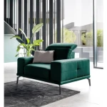 Fotelj ROBI . Fotelj ROBI je izjemno udoben. Masivne kovinske noge se lepo ujemajo s klasičnim videzom fotelja. Polnjen je z HR peno in ima nastavljiv naslon