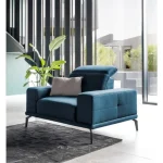 Fotelj ROBI . Fotelj ROBI je izjemno udoben. Masivne kovinske noge se lepo ujemajo s klasičnim videzom fotelja. Polnjen je z HR peno in ima nastavljiv naslon