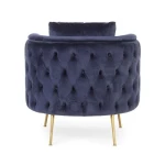 Fotelj TIFFANY temno modra . Fotelj TIFFANY temno modra je narejen iz kovine. Prevleka je iz poliestra, ki daja žametni učinek, strukturo ima iz lesa. Hrbtna