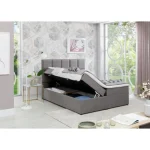 Francoska postelja GLOS 140x200 . Francoska postelja GLOS se ponaša s preprosto a prefinjeno obliko. Visoka vzmetnica omogoča lažje vstajanje. Boxspring