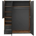 Garderobna omara FERGO . Garderobna omara FERGO je primerna za vsako spalnico. Njene moderne linije in brezčasen dizajn, vas bodo navdušli. Ima trojna vrata