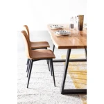 Jedilna miza ARTUR 200X95 . Jedilna miza ARTUR 200X95 je klasična ter naravnega videza. Mizna plošča je izdelana iz akacijevega lesa. Noge so izdelane iz