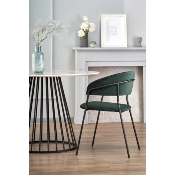 Jedilna miza NARA Jedilna miza NARA . Jedilna miza NARA, bo prinesla svežino in eleganco v vaš prostor. Mizna plošča je narejena iz kakovostnega MDF-ja. Noge so narejene iz