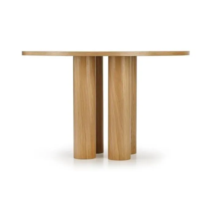 Jedilna miza VILA Jedilna miza VILA . Jedilna miza VILA je okrogle oblike. S svojim naravnim videzom bo vnesla svežino in eleganco v vaš prostor. Narejena je iz kakovostnega