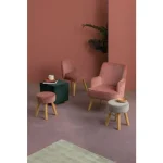 Jedilni stol ADELINE roza ima okvir iz borovega lesa in MDF-ja, kar zagotavlja kakovsot in vzdržljivost. Noge so narejene iz masivnega hrastovega lesa, kar