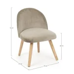 Jedilni stol ADELINE taupe . Jedilni stol ADELINE taupe ima okvir iz borovega lesa in MDF-ja, noge so iz hrastovega lesa. Stol je oblečen v mehko žametno