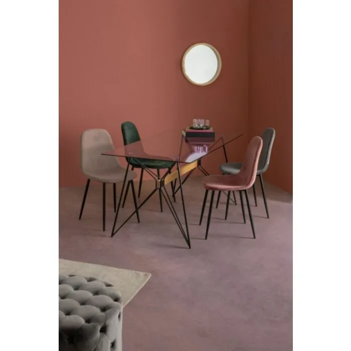 Jedilni stol IRELIA zelena Jedilni stol IRELIA zelena . Jedilni stol IRELIA zelena ima kovinske noge, obložen je z peno ki ima prevleko iz poliestra, ki pa stolu daja občutek žameta.