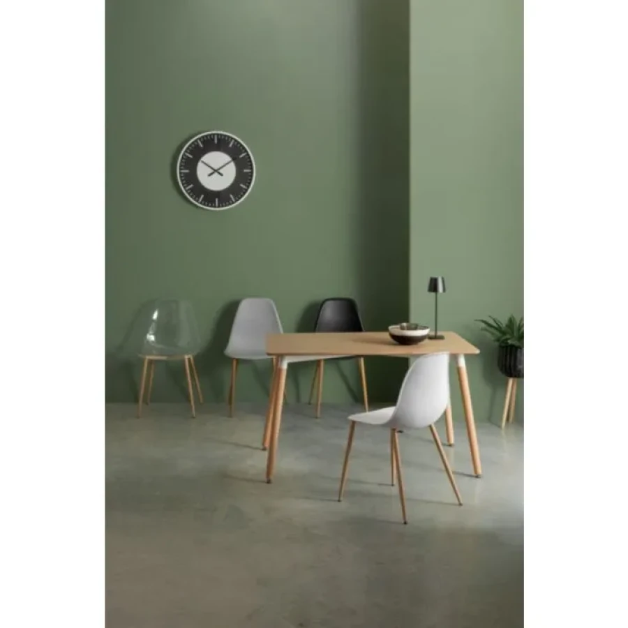 Jedilni stol MANDY bel . Jedilni stol MANDY je eleganten kos pohištva, ki bo prinesel svežino v vsak prostor. Sedišče je izdelano iz kakovostnega