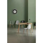 Jedilni stol MANDY je dobavljiv v prozorni barvi. Noge so izdelane iz kovine v barvi lesa. Sedalni del iz polipropilena. Barva: - Prozorna Material: -