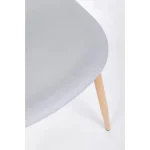 Jedilni stol MANDY siv . Jedilni stol MANDY je praktičen in sodobnega dizajna. Sedalni del je izdelan iz trpežnega polipropilena v sivi barvi. Kar zagotavlja