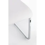 Jedilni stol MYRA PU bela . Jedilni stol MYRA PU bela, ima noge iz jekla v kromirani barvi. Kar stolu zagotavlja stabilnost in prefinjen videz. Sedež in