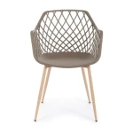 Jedilni stol OPTIK taupe . Jedilni stol OPTIK v taupe barvi je modernega dizajna. Zato je idealen za moderno jedilnico ali kuhinjo. Sedalni del je izdelan iz