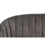 Jedilni stol QUEEN siva . Jedilni stol QUEEN siva je modernega dizajna. Ima noge iz črne kovine, sedalni del je iz poliuretanske pene, ki je oblečena v mehko