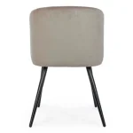 Jedilni stol QUEEN taupe . Jedilni stol QUEEN taupe je modernega dizajna. Črne kovinske noge zagotavljajo stabilnost. Sedalni del je narejen iz poliuretanske