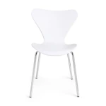 Jedilni stol TESSA bela . Jedilni stol TESSA je na voljo v beli barvi, ki vnese toplino v vsak prostor. Sedalni del in naslonjalo je izdelan iz trpežne