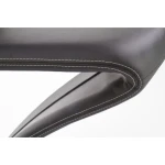 Jedilni stol ZIG2 . Jedilni stol ZIG2 je stilski moderen kuhinjski stol. Izdelan iz kvalitetnih materialov, podnožje iz kovine v krom barvi. Oblečen pa je v