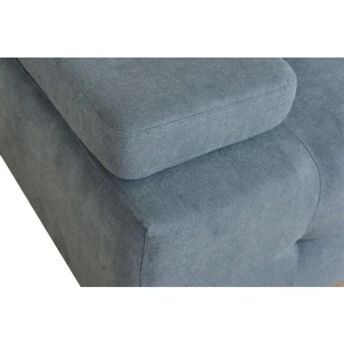 Kavč AMORIS pastelno moder Kavč AMORIS pastelno moder . Kavč AMORIS je idealen kos pohištva, da popestri prostor. Je odlična garnitura po odlični ceni. Narejen je iz kvalitetnih