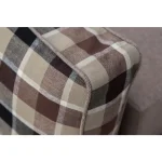 Retro kavč BRANE je praktičen in raztegljiv. Narejen je iz kvalitetnega blaga. Pri raztegnitvi vam pomaga mehanizem. Kavč ima predal za spravljanje