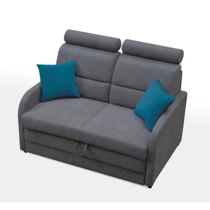 Kavč KLIF Kavč KLIF . KLIF je moderen in eleganten raztegljiv kavč iz kakovostne tkanine. Je vzmeten z Bonell vzmetenjem, zato je spanje na njem udobno. Ima prostor za