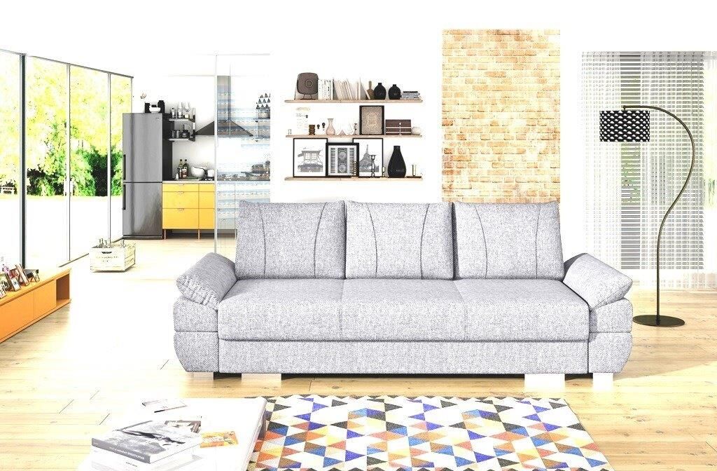 Kavč KRISTA 2 Kavč KRISTA 2 je praktičen in eleganten. Narejen je iz kvalitetnega blaga. Kavč je vzmeten z Bonell vzmetenjem, zato je spanje na njem udobno. Pri