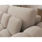 Kavč ONDINA . Kavč ONDINA je sodobnega videza, očara s svojo estetiko in izjemnim udobjem. Njegovo prešito oblazinjenje je mehko ter spominja na oblake.