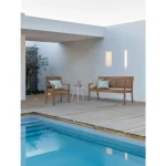 Klop 3P NOEMI ima strukturo iz lesa z oljnim zaključkom. Barva: - Akacijev les Material: - Les Dimenzije: širina: 158cm globina: 60cm višina: 88cm višina: