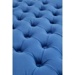 Klop POPY . Klop POPY je zelo praktična in stabilna. Narejena je iz blaga v sivi ali temno modri barvi, noge pa so iz kromiranega jekla v srebrni barvi.