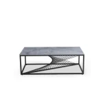 Klubska miza ABASKA . Klubska mizica ABASKA vas bo navdušila. Atraktivno in elegantno podnožje je narejeno iz kovine. Elegantna mizna plošča je v videzu