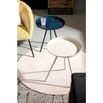 Klubska miza ANCHITA 46.5X46 modra ima jekleno ogrodje z emajliranim zaključkom. Material: - Jekleno ogrodje Barva: - Modra Dimenzije: širina: 46.5cm