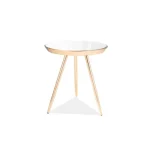 Klubska miza BOR gold . Klubska mizica BOR gold, bo popestrila vaš prostor. Površina je narejena iz stekla, podnožje pa je v zlati barvi. Narejena je iz