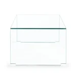 Klubska miza IRIDE je eleganten kos pohištva, ki se odlično poda v vsak prostor. Klubska mizica je narejena iz visokokakovostnega debelega stekla debeline 10