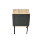 Moderna klubska mizica KARLAS - 40 x 40 x 51, je zelo kvalitetna in stabilna. Mizna plošča je narejena iz MDF-ja. Podnožje mizne plošče je narejeno iz