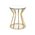 Klubska miza MILO . Klubska mizica MILO vas bo navdušila. Narejena je iz kovine in steklene mizne plošče. Vašemu prostoru bo prinesla eleganco s svojo