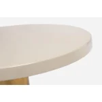 Klubska miza NALIMA D50.5 krem . Klubska miza NALIMA D50.5 je elegantna mizica, ki bo v vaš prostor prinesla videz prefinjenosti. Narejena je iz kovine in ima