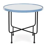 Klubska miza PAINTER D58.5 modra je popoln kos pohištva. Mizica je narejena iz kovine v modri in črni barvi. Mizna plošča je narejena iz stekla. Nogice so