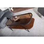 Klubska miza PRIMANA . Klubska miza PRIMANA, je eleganten kos pohištva, ki popestri vaš prostor. S svojo obliko in barvo, da prostoru poseben čar. Vrh je