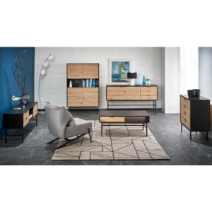 Klubska miza RAS . Moderna klubska mizica RAS, narejena iz kovine in laminirane mizne plošče. Klubska mizica Ras je kvalitetna ter stabilna in primerna za