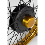 Klubska miza ROAD je eleganten kos pohištva, ki popestri vaš prostor. Njen poseben dizajn vas bo navdušil, saj prinese vašemu prostoru eleganco in