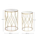 Klubska miza SET2 ELENOR J15 . Klubska miza ELENOR je sestavljena iz kovinskega ogrodja, prašno barvanega (zlata barva). Mizna plošča je iz stekla.