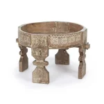 Klubska miza YASIR D50 natur je umetniška mizica, ki s svojim izgledom popestri vaš prostor. Ima štiri stabilne nogice z elegantnim motivom in obliko. Je