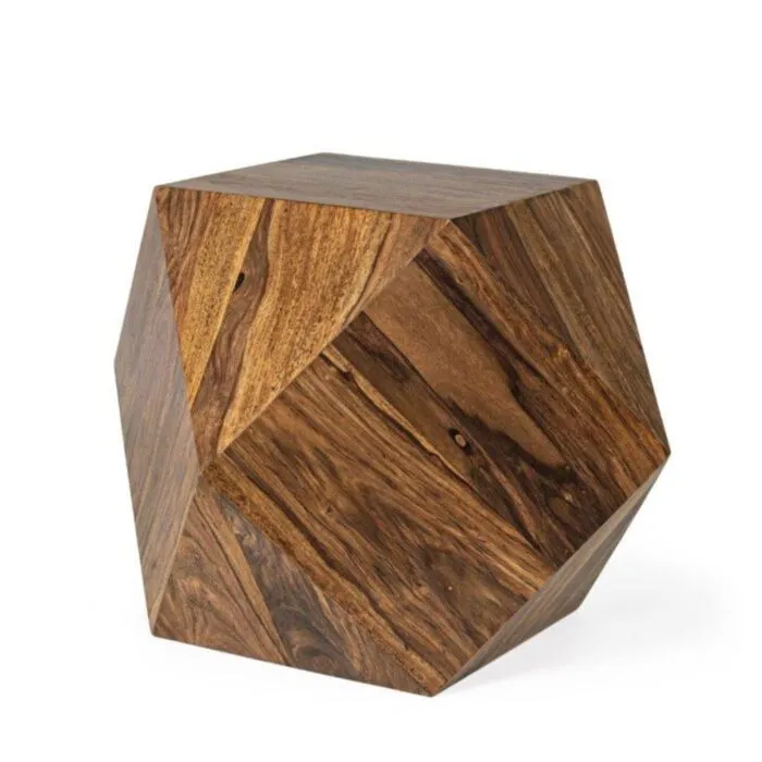 Klubska mizica EGYPT . Klubska mizica EGYPT je narejena iz lesa in je poliuretansko barvana. S svojo barvo in obliko se odlično poda v vsak prostor, ne glede